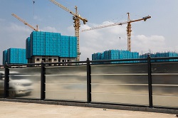 致力改善工程項(xiàng)目建筑安全，旭東鋼構(gòu)施工圍擋備受市場推崇